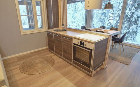 Iso-Karpalo B: Flooring, Hout, Verdieping, Houten Vloer, Interieur Ontwerp, Meubilair, Countertop, Keuken, Beits, Laminaatvloer