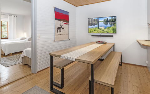 Saariseläntie 8 e 11: Hout, Verblijf, Blokhut, Woud, Schuur, Garden Gebouwen, Lariks, Bos, Beits