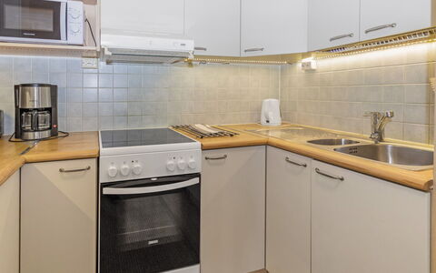 Saariseläntie 8 e 11: Hout, Verblijf, Blokhut, Woud, Schuur, Garden Gebouwen, Lariks, Bos, Beits