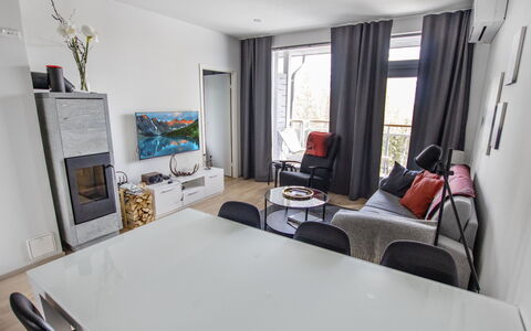 Ylälänsi 3 As 9: Meubilair, Stoel, Buitenmeubels, Tafel, Hout, Buitentafel, Keuken En Eettafel, Schaduw, Tuin, Paraplu