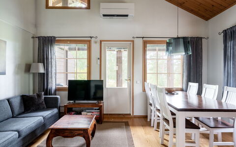 Tahkon Klubitie 2 B: Hout, Flooring, Verdieping, Meubilair, Houten Vloer, Interieur Ontwerp, Stapelbed, Kamer, Beits, Hardwood