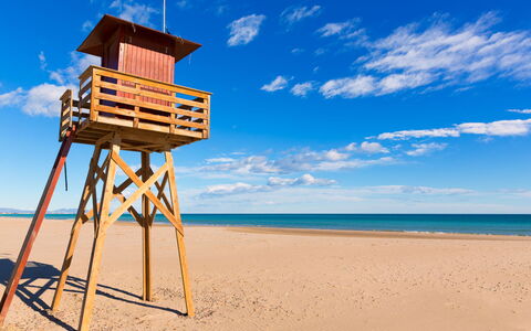 Ajoupa: Blauw, Hout, Zomer, Strand, Horizon, Zee, Kust En Oceanic Landvormen, Oceaan, Zand, Kust