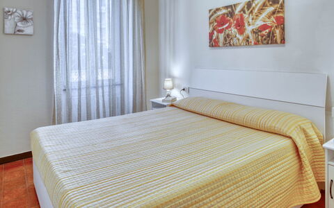 Nina Home - Levanto: Eigendom, Meubilair, Gebouw, Comfort, Hout, Textiel, Interieur Ontwerp, Verdieping, Flooring, Bed Frame