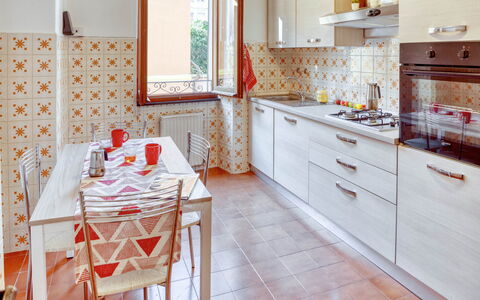 Nina Home - Levanto: Kraan, Cabinetry, Meubilair, Wastafel, Countertop, Gebouw, Lade, Loodgieterswerkinrichting, Keuken, Interieur Ontwerp