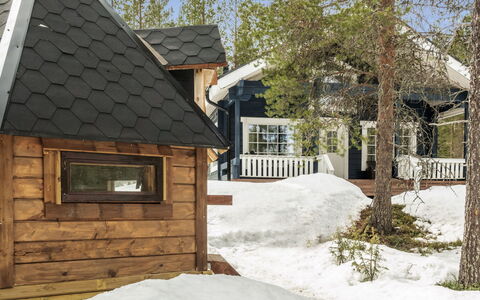 Keselmäkangas: Hout, Siding, Verblijf, Huis, Huis, Plank, Garden Gebouwen, Blokhut, Hardwood, Veranda