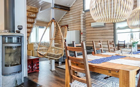 Isopyhänmaa: Landelijk Gebied, Heuvel Station, Dorp, Bergketen, Vallei, Bergdorp, Alpen, Eco Hotel, Balkon, Hotel