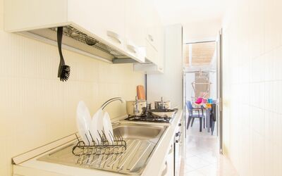 Casa Turchese: Gebouw, Countertop, Interieur Ontwerp, Huis, Hout, Verdieping, Flooring, Muur, Hal, Keuken