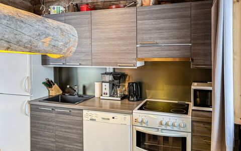 Rukalehto: Keuken, Toestel Van De Keuken, Meubilair, Countertop, Hout, Major Appliance, Flooring, Interieur Ontwerp, Cabinetry, Huishoudapparatuur