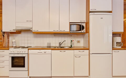 Siika: Toestel Van De Keuken, Keuken, Countertop, Major Appliance, Cabinetry, Flooring, Hout, Gootsteen, Interieur Ontwerp, Fornuis