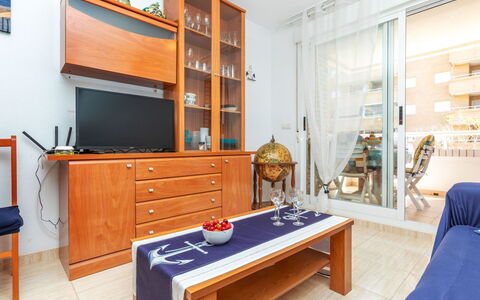 Trebol i: Family Car, Appartement, Luxevoertuig, Mid-Size Car, Parking, Sedan, Compacte Auto, Stadsauto