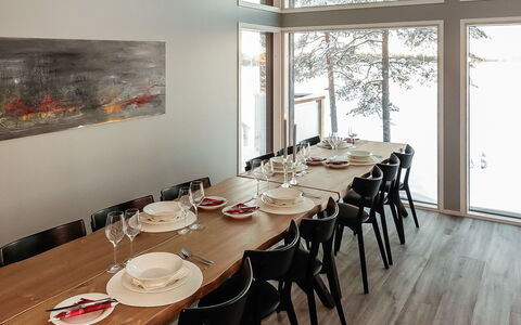 Villa Kallas: Meubilair, Interieur Ontwerp, Flooring, Tafel, Hout, Stoel, Verdieping, Keuken En Eettafel, Houten Vloer, Eetkamer