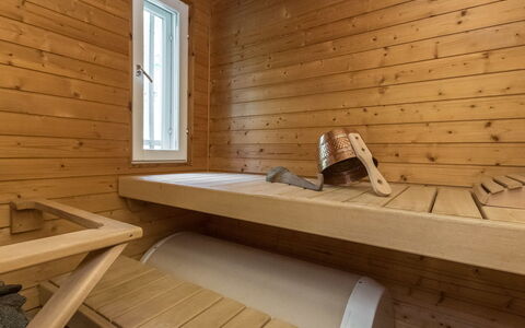 Rantalinna 2: Meubilair, Stoel, Buitenmeubels, Tafel, Hout, Buitentafel, Keuken En Eettafel, Schaduw, Tuin, Paraplu