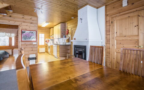 Lehtotuvat e: Meubilair, Stoel, Buitenmeubels, Tafel, Hout, Buitentafel, Keuken En Eettafel, Schaduw, Tuin, Paraplu