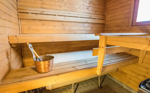 Lehtotuvat e: Meubilair, Stoel, Buitenmeubels, Tafel, Hout, Buitentafel, Keuken En Eettafel, Schaduw, Tuin, Paraplu