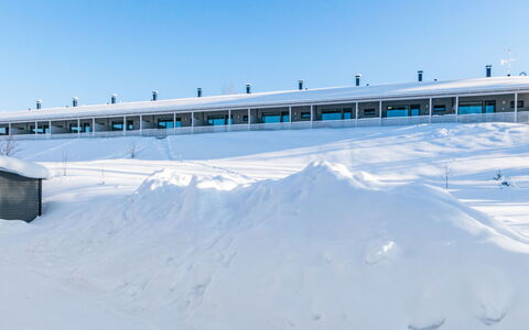 Skivillas 78 Ukkohalla (1): Meubilair, Stoel, Buitenmeubels, Tafel, Hout, Buitentafel, Keuken En Eettafel, Schaduw, Tuin, Paraplu