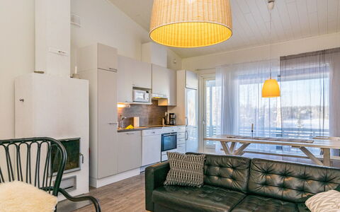 Skivillas 78 Ukkohalla (1): Meubilair, Stoel, Buitenmeubels, Tafel, Hout, Buitentafel, Keuken En Eettafel, Schaduw, Tuin, Paraplu