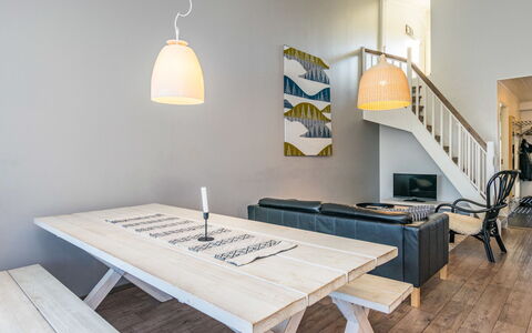 Skivillas 78 Ukkohalla (1): Meubilair, Stoel, Buitenmeubels, Tafel, Hout, Buitentafel, Keuken En Eettafel, Schaduw, Tuin, Paraplu