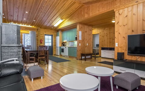 Karhunpesä B: Meubilair, Stoel, Buitenmeubels, Tafel, Hout, Buitentafel, Keuken En Eettafel, Schaduw, Tuin, Paraplu