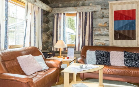 Luostonseita 1: Meubilair, Stoel, Buitenmeubels, Tafel, Hout, Buitentafel, Keuken En Eettafel, Schaduw, Tuin, Paraplu
