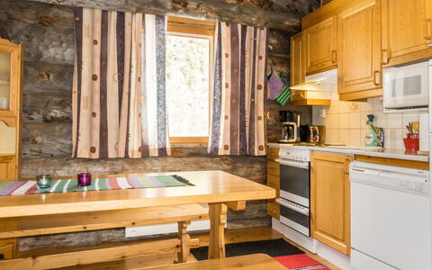 Luostonseita 1: Meubilair, Stoel, Buitenmeubels, Tafel, Hout, Buitentafel, Keuken En Eettafel, Schaduw, Tuin, Paraplu