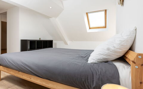 La Grève: Meubilair, Flooring, Slaapkamer, Verdieping, Interieur Ontwerp, Bed, Hout, Houten Vloer, Kamer, Huis