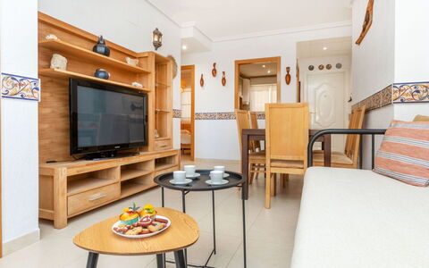 Cala Blanca i: Interieur Ontwerp, Meubilair, Flooring, Appartement, Huis, Verdieping, Kamer, Fotolijst, Woonkamer, Plafond