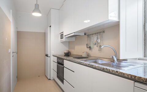 Casa da Quinta de Pedral: Cabinetry, Wastafel, Kraan, Countertop, Gebouw, Gootsteen, Meubilair, Hout, Keuken, Fornuis