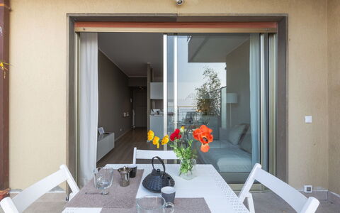 Ventimiglia 633: Gebouw, Fabriek, Eigendom, Venster, Land Lot, Stedelijk Ontwerp, Landschap, Buurt, Gras, Vrije Tijd