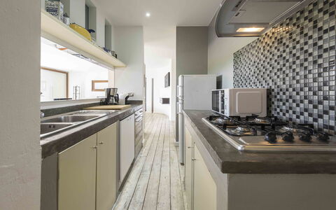 Casina Dell'acquaborra: Keuken, Countertop, Toestel Van De Keuken, Interieur Ontwerp, Muur, Fornuis, Major Appliance, Flooring, Plafond, Hout