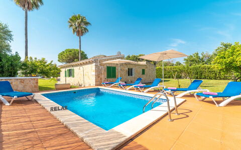 Can Delfin Alcudia: Lucht, Water, Eigendom, Gebouw, Fabriek, Meubilair, Zwembad, Blauw, Azure, Boom