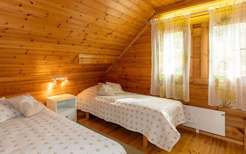 Paapuuri: Hout, Flooring, Verdieping, Meubilair, Houten Vloer, Interieur Ontwerp, Stapelbed, Kamer, Beits, Hardwood