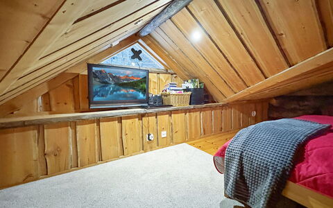 Rukan Skikolo: Hout, Flooring, Verdieping, Meubilair, Houten Vloer, Interieur Ontwerp, Stapelbed, Kamer, Beits, Hardwood