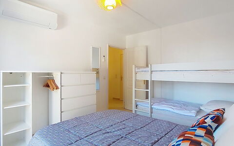 Les Grenadines: Interieur Ontwerp, Flooring, Verdieping, Meubilair, Plafond, Hout, Slaapkamer, Bed, Kamer, Appartement