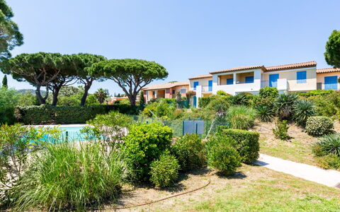 Les Grenadines: Family Car, Appartement, Luxevoertuig, Mid-Size Car, Parking, Sedan, Compacte Auto, Stadsauto