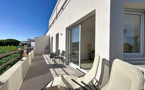 Port Camargue 155: Appartement, Menselijke Nederzetting, Condominium, Hotel, Balkon, Villa