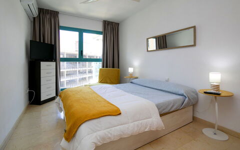 Atrium Iii Centro Mar: Interieur Ontwerp, Flooring, Verdieping, Meubilair, Plafond, Slaapkamer, Bed, Kamer, Verlichting, Laken