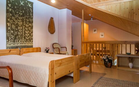 Tintintaival 2 a 8: Hout, Flooring, Verdieping, Meubilair, Houten Vloer, Interieur Ontwerp, Stapelbed, Kamer, Beits, Hardwood
