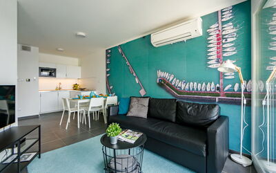 Füred 836.3: Meubilair, Eigendom, Tafel, Bankstel, Decoratie, Interieur Ontwerp, Woonkamer, Verdieping, Kamerplant, Slaapbank