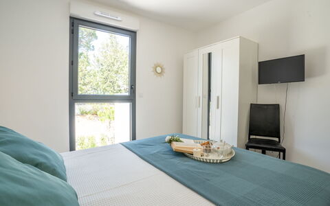 Le Diamanti: Meubilair, Eigendom, Gebouw, Venster, Comfort, Textiel, Bed Frame, Hout, Fotolijst, Bed