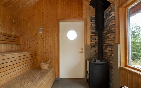 Skogstorp: Gebouw, Venster, Fabriek, Deur, Hout, Interieur Ontwerp, Flooring, Verdieping, Beits