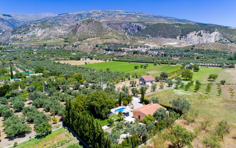 Rincón del sur: Lucht, Fabriek, Berg, Eigendom, Plantengemeenschap, Natuurlijk Landschap, Boom, Land Lot, Vegetation, Gras