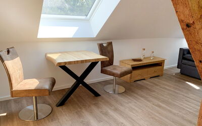 Baltrum 500.4: Gebouw, Meubilair, Eigendom, Tafel, Comfort, Hout, Beige, Venster, Interieur Ontwerp, Woonkamer