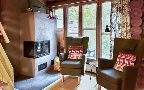 Salmikankaan Kelo D2: Meubilair, Interieur Ontwerp, Flooring, Verdieping, Hout, Kamer, Woonkamer, Verlichting, Stoel, Houten Vloer