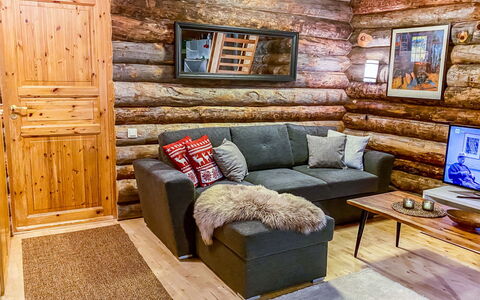 Salmikankaan Kelo D2: Meubilair, Hout, Interieur Ontwerp, Flooring, Kamer, Verdieping, Woonkamer, Bankstel, Huis, Beits
