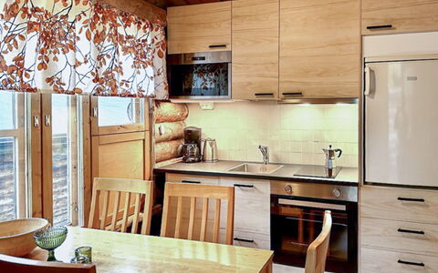 Salmikankaan Kelo D2: Meubilair, Interieur Ontwerp, Countertop, Keuken, Hout, Flooring, Cabinetry, Toestel Van De Keuken, Wastafel, Verlichting