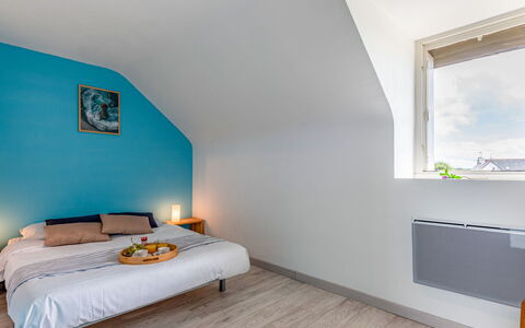 Les Palmiers: Gebouw, Meubilair, Comfort, Hout, Azure, Venster, Verf, Interieur Ontwerp, Schaduw