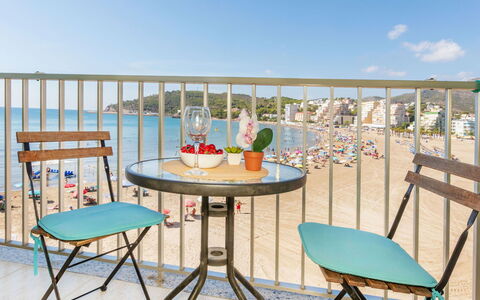 Grimaca Playa de la Concha: Meubilair, Stoel, Buitenmeubels, Tafel, Buitentafel, Balkon, Zee, Keuken En Eettafel, Toevlucht, Restaurant