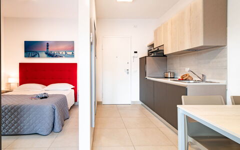 Bibione 755: Meubilair, Eigendom, Cabinetry, Gebouw, Comfort, Interieur Ontwerp, Hout, Countertop, Verdieping