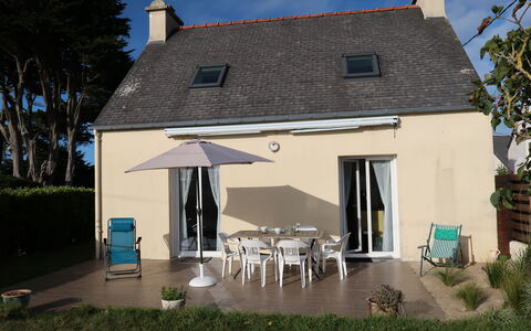 Les Dunes: Lucht, Fabriek, Eigendom, Gebouw, Tafel, Venster, Paraplu, Deur, Stoel, Boom