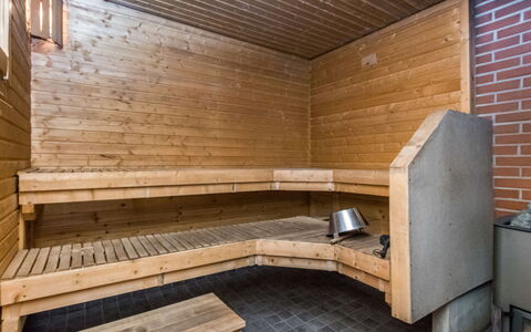 Muikku: Bed, Meubilair, Slaapkamer, Interieur Ontwerp, Bedding, Laken, Flooring, Hout, Verdieping, Kamer